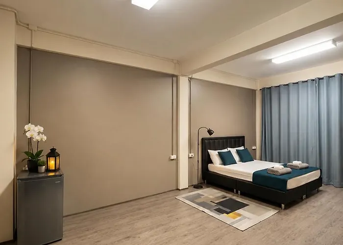 The Cage - Grand River Guest house Bangkok