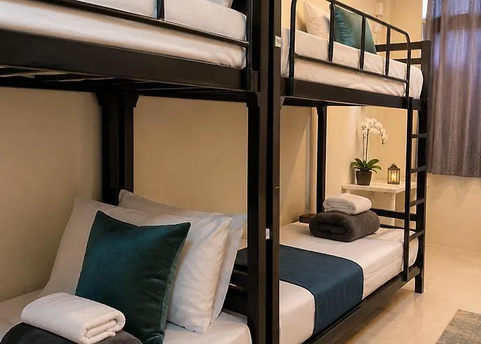 The Cage - Grand River Guest house Bangkok