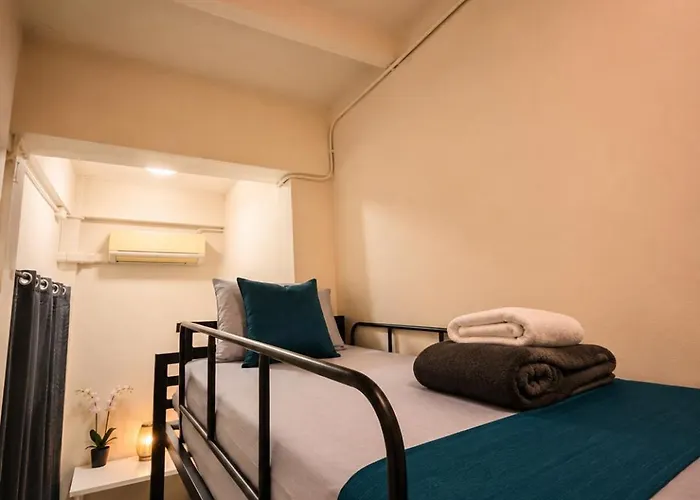 The Cage - Grand River Guest house