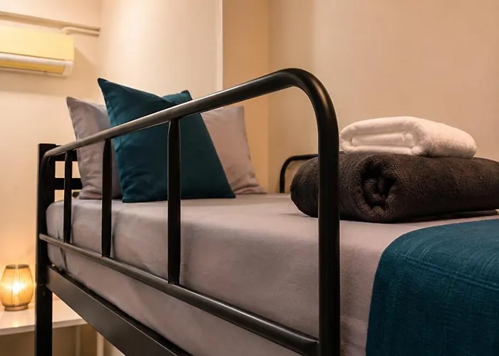 The Cage - Grand River Guest house