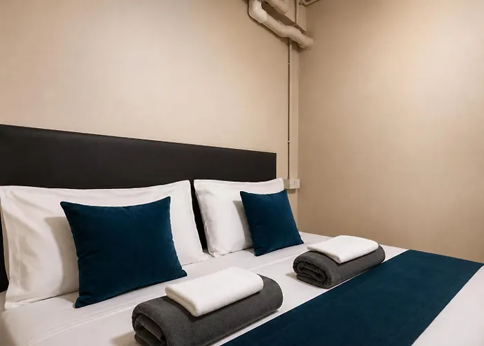 The Cage - Grand River Guest house