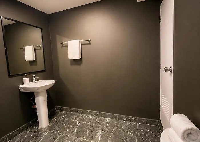 The Cage - Grand River Guest house 3*