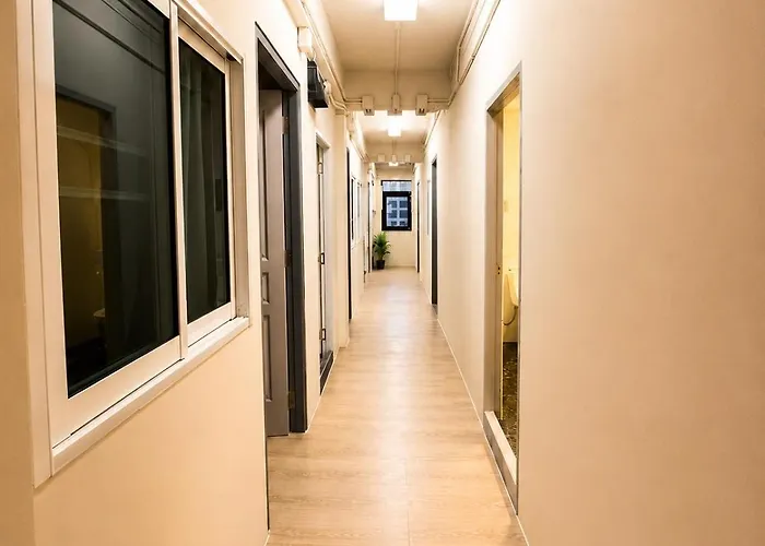 The Cage - Grand River Guest house 3*